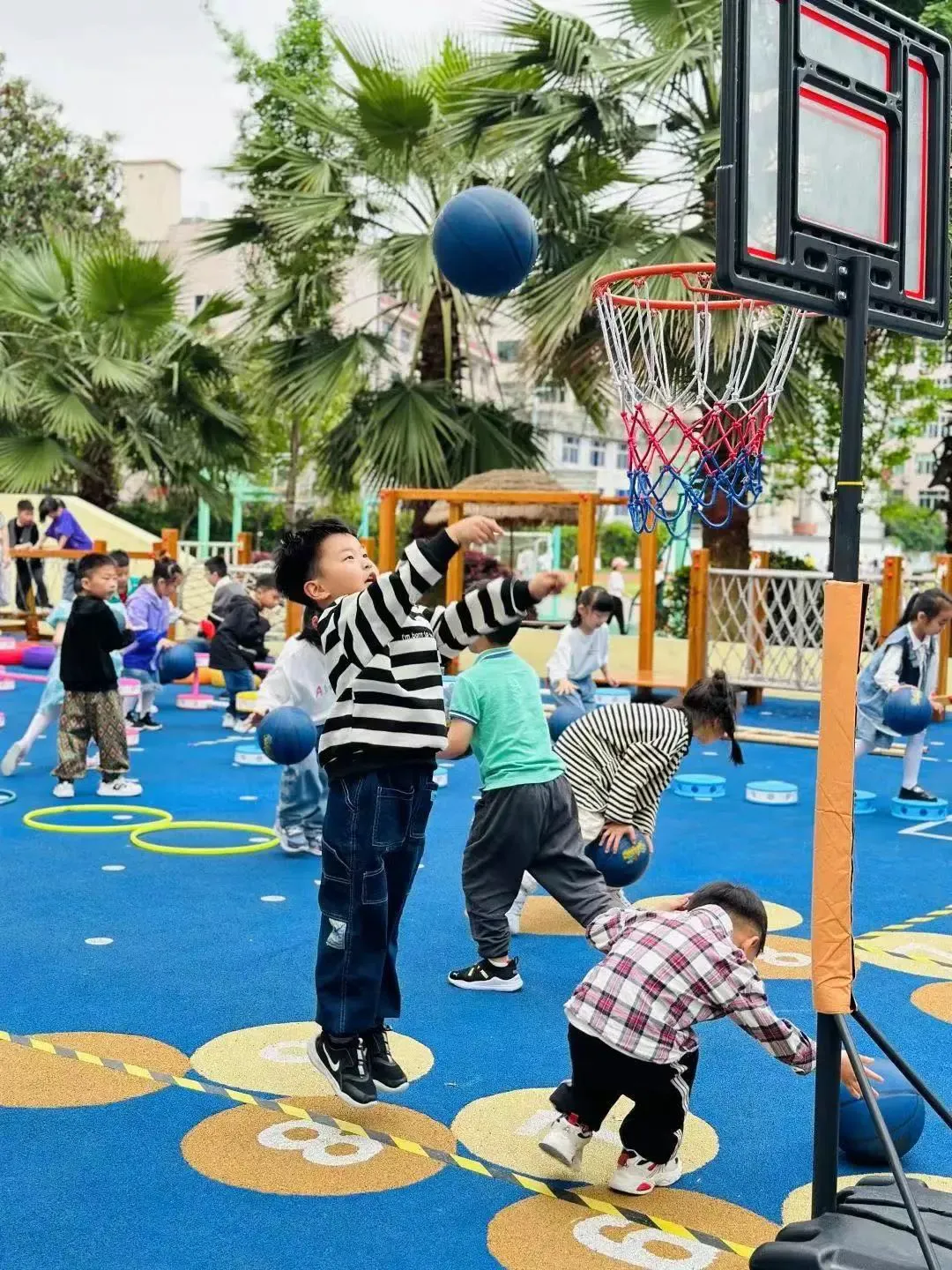 如何在篮球训练营中改善比赛策略?_0